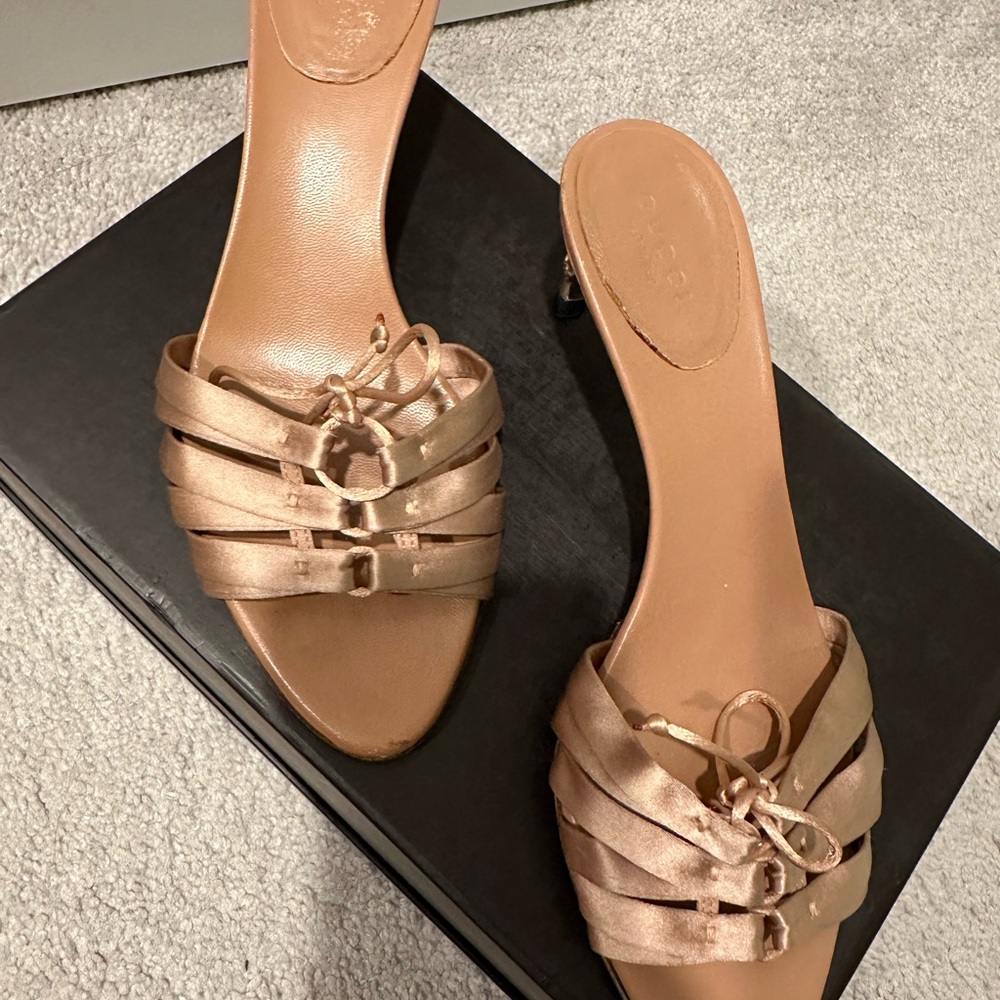 Gucci Elegant Tan Strappy Women's Sandals